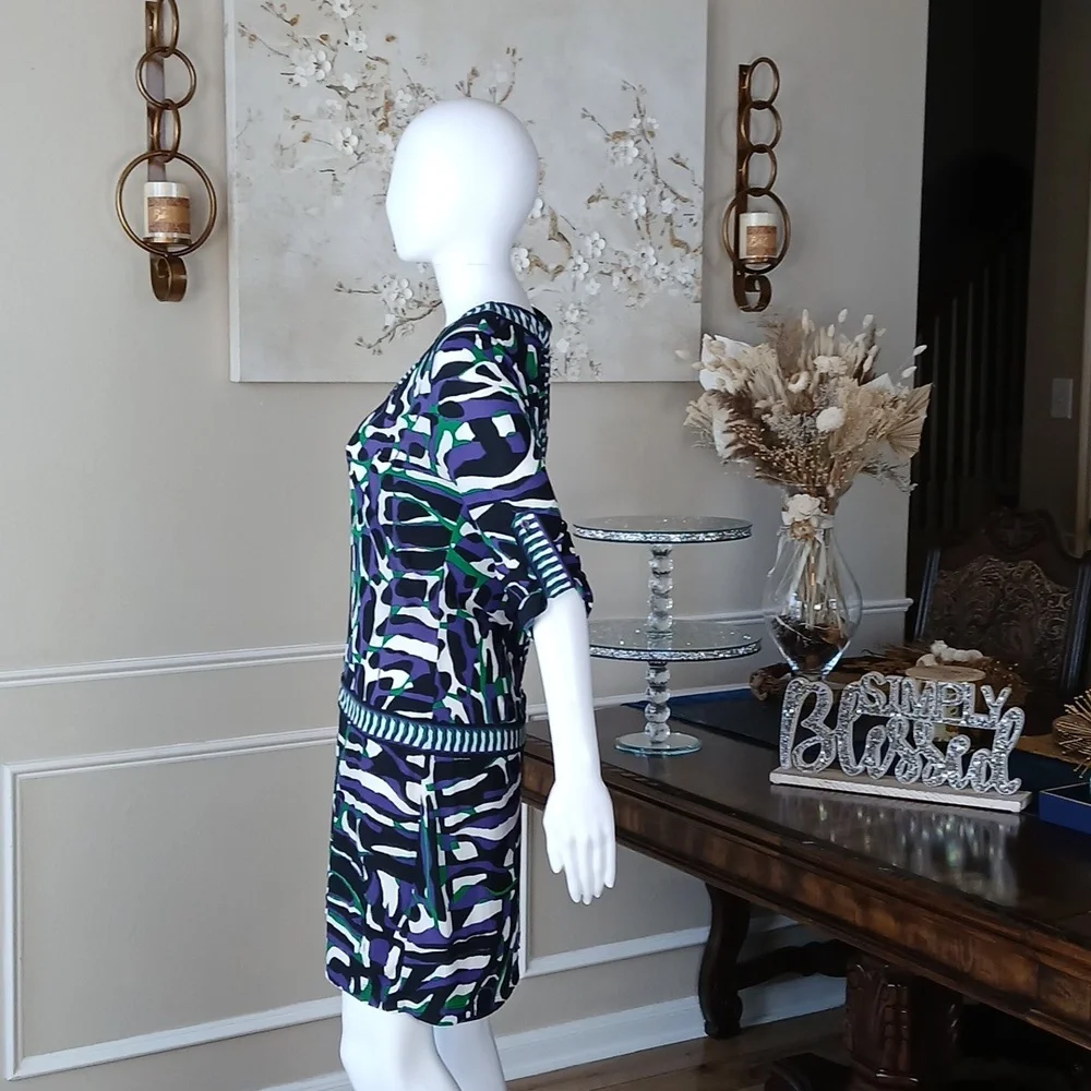Women's Vibrant Geometric Print V-Neck Dress By BCBGMAXAZRIA. Size S - Picture 4 of 17